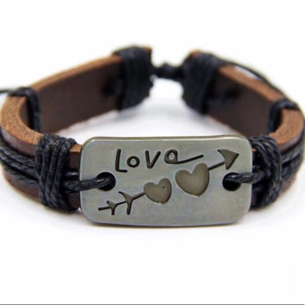 BRAND NEW ADJUSTABLE LEATHER LOVE BRACELET